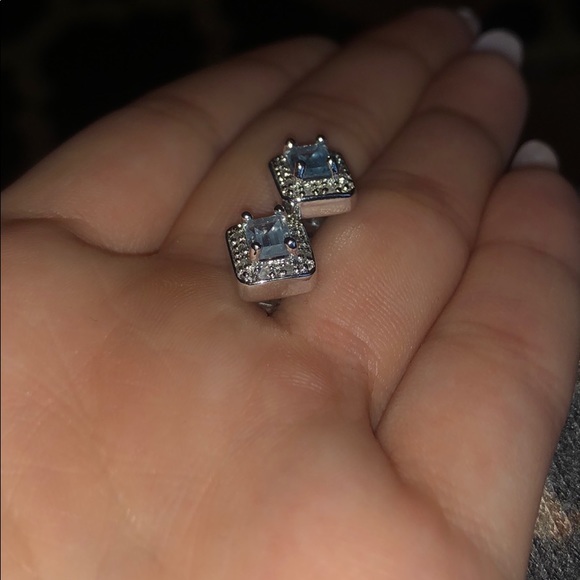 December birthstone earrings - Picture 2 of 3